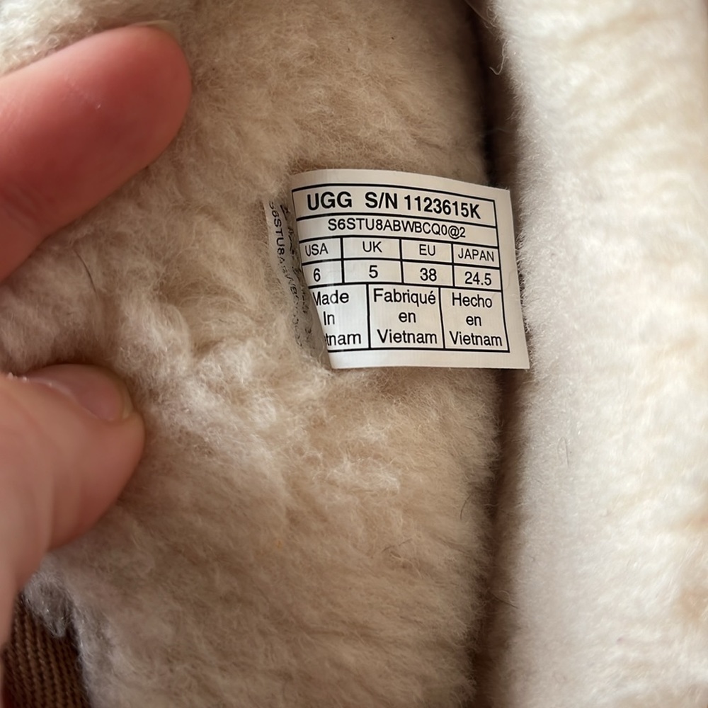 Rainbow Fish Uggs - image 3